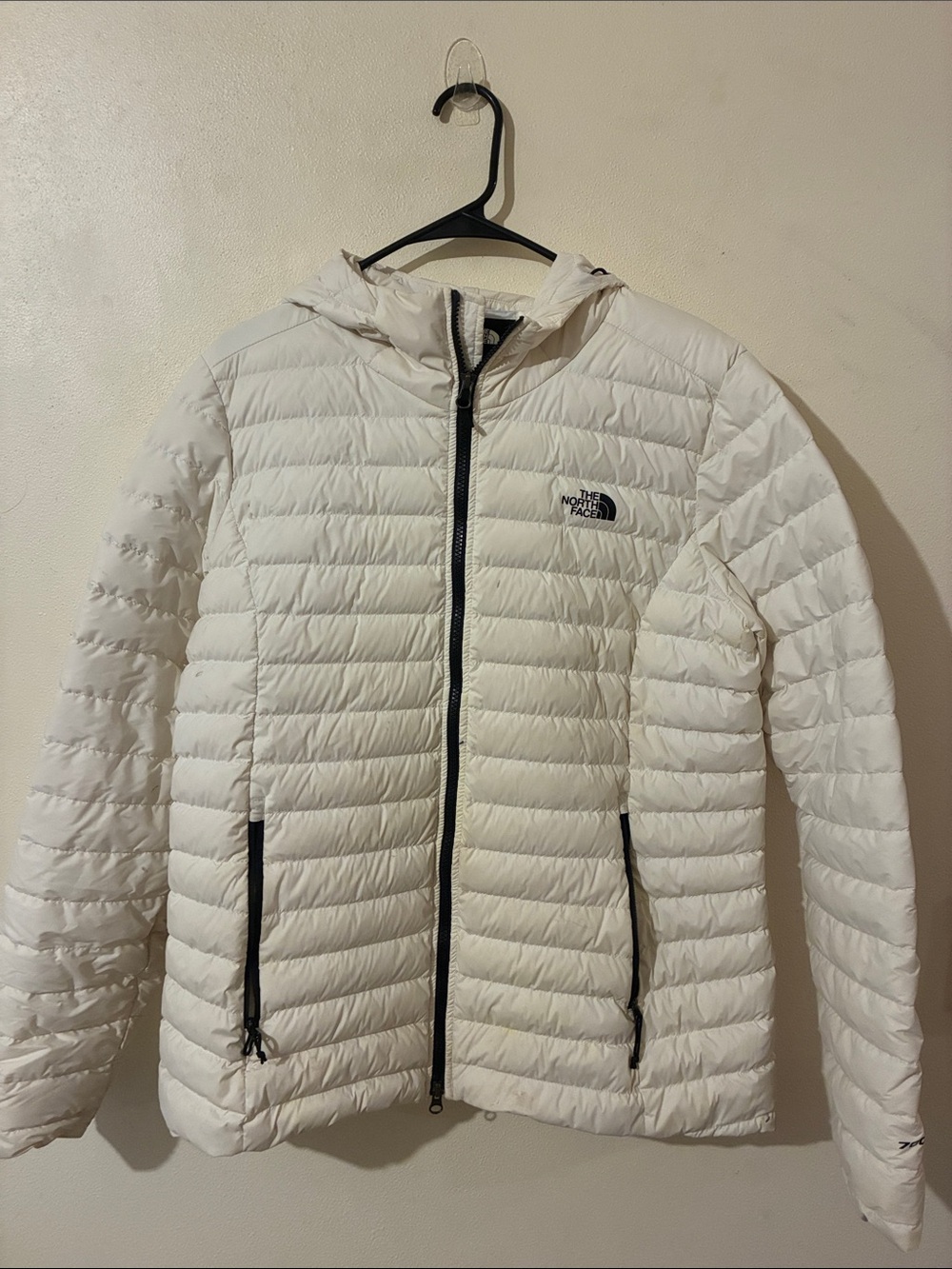 The North Face Women’s White Hooded Puffer Jacket